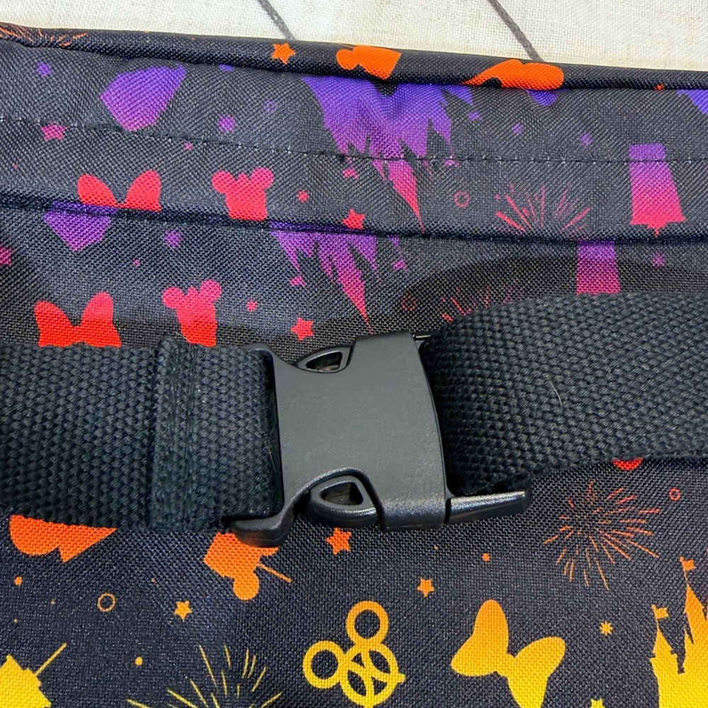 Disney Fanny Pack OS Black Rainbow Park Snacks Castle Adjustable Waist Bag - Picture 9 of 9